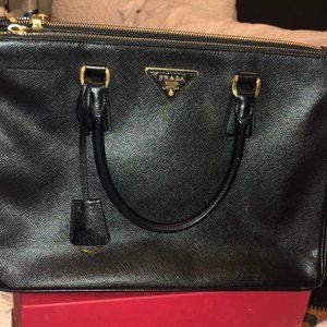 PRADA - LARGE SAFFIANO LEATHER DOUBLE ZIP BAG